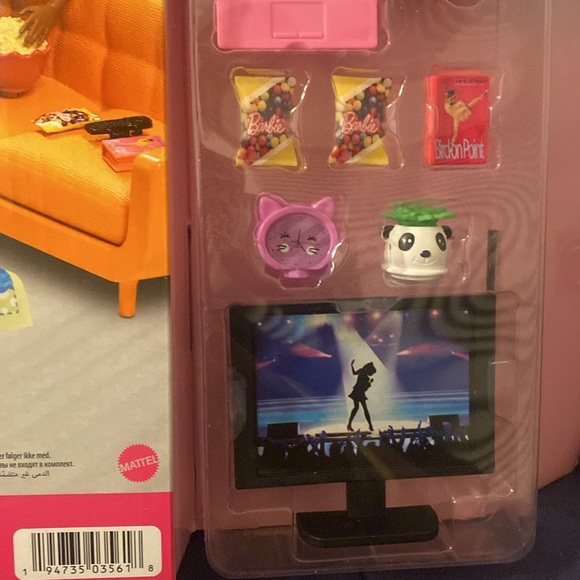 NEW- Barbie -Big City, Big Dreams Dorm Room For 3 to 7 Year Old - Picture 4 of 9